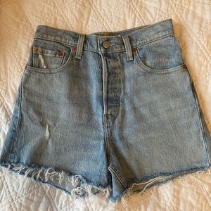 Levi’s ribcage shorts